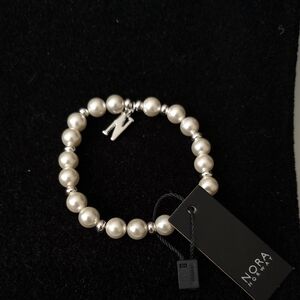 Lovely NWT Nora Norway Women's White "Pearl" Bracelet with Silver-tone w Stretch